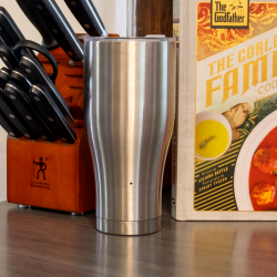 insulated tumbler camera — included accessories (2)