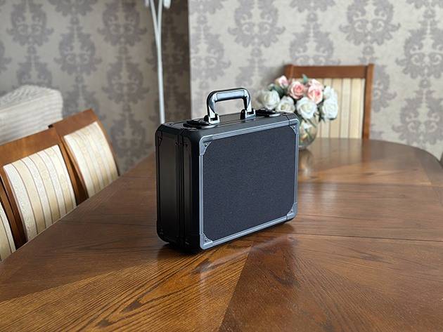 X-Case microphone suppression speaker, closed