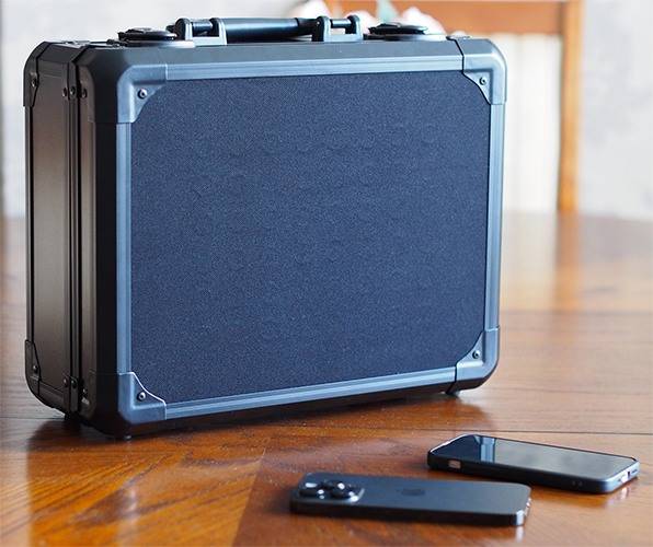 X-Case microphone suppression speaker, third view